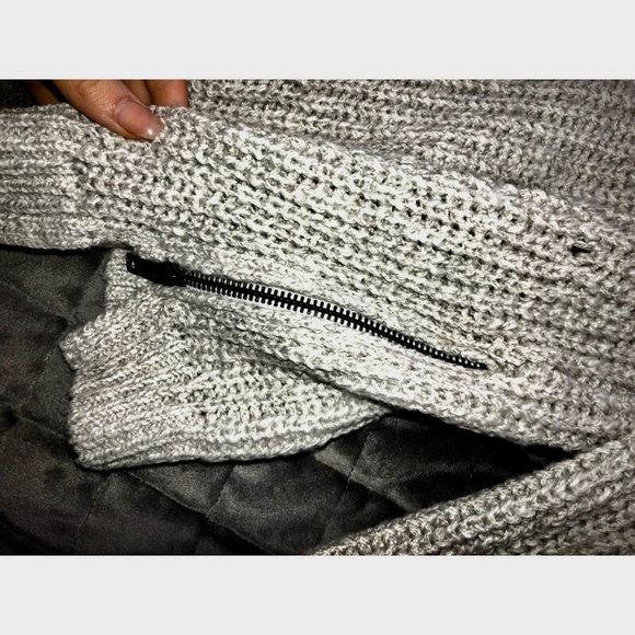 Brand New long sleeve sweater - Picture 3 of 6